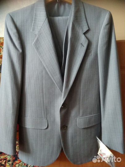Костюм тройка новый