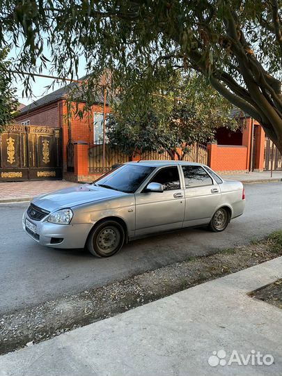 Передние сиденья на priora