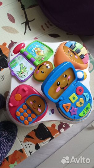 Развивающий столик fisher price