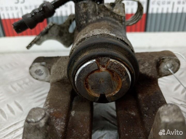 Суппорт задний правый для Audi A4 B5 8E0615424