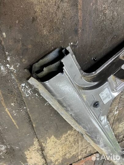 Порог правый с центральной стойкой LADA Granta