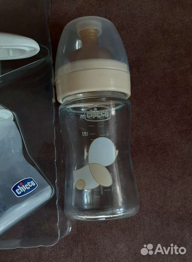 Молокоотсос chicco + доп. стеклянная бутылочка