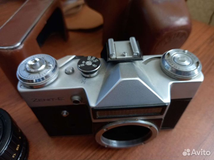 Фотоаппарат СССР Зенит-Е с объективом Гелиос 44-2