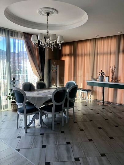 3-к. квартира, 135 м², 7/7 эт.