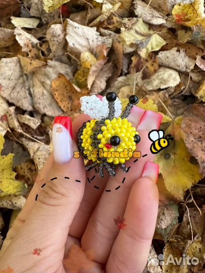 Пчелка из бисера