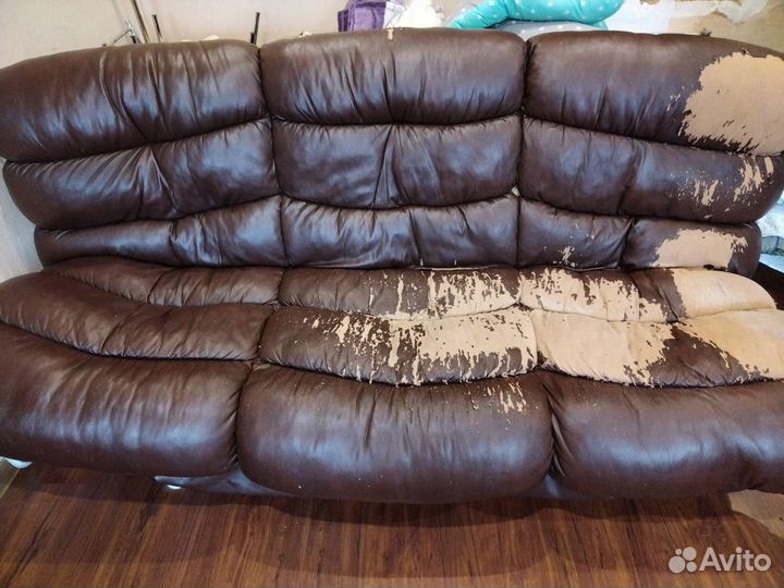 Кожаный диван бу