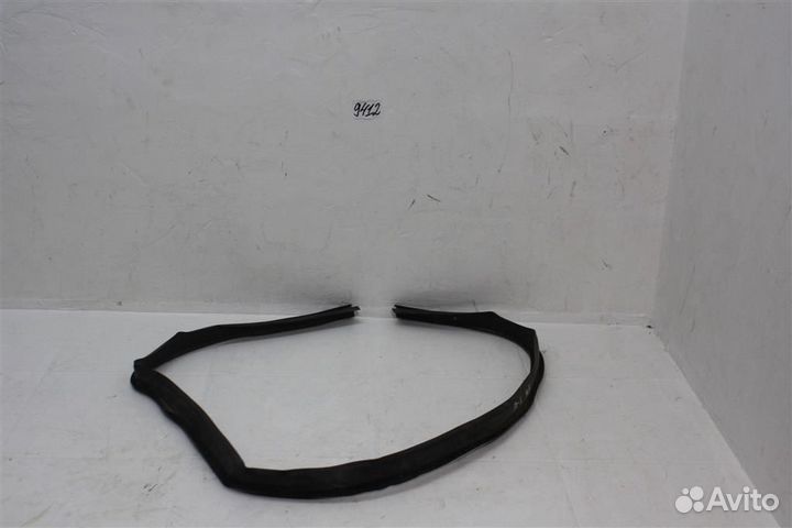 Уплотнитель по крыше левый Renault Sandero Stepway