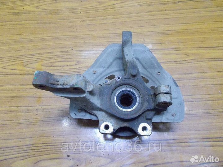 Правый поворотный кулак Opel Vectra B 2.0 X20XEV