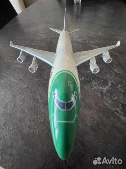 Модель Boeing 747-400F JadeCargo 1:200 пластик