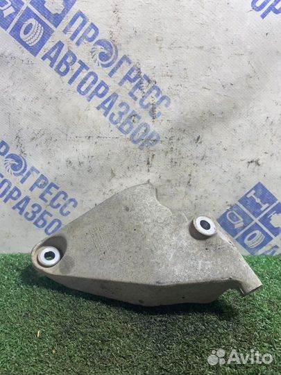 Кронштейн генератора Chevrolet Lacetti хэтчбек 1.4