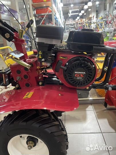 Снегоуборочная машина с мотоблоком Honda