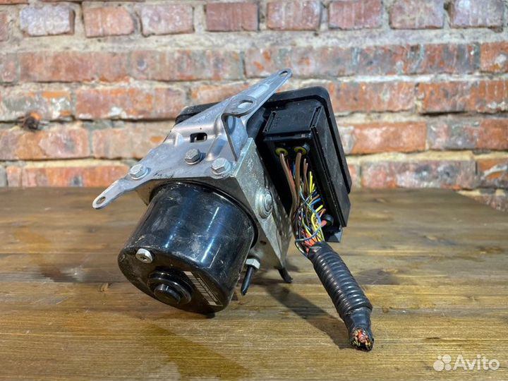 Блок ABS Bmw 3 E90 N46B20 VA2.0 2009 Rest