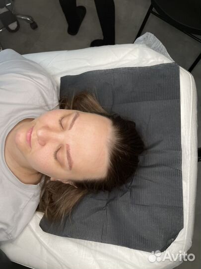 Модель на перманентный макияж бровей