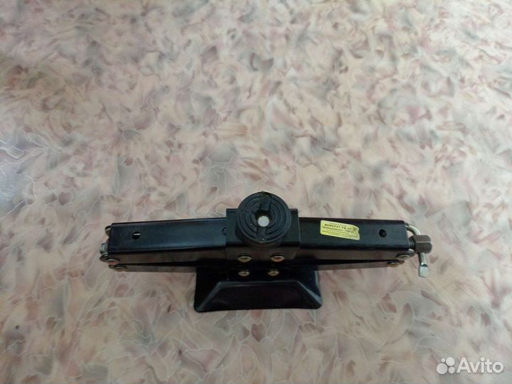 Домкрат новый