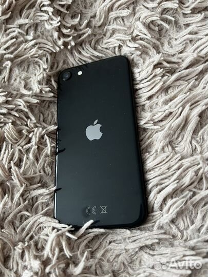 Телефон iPhone se 2020