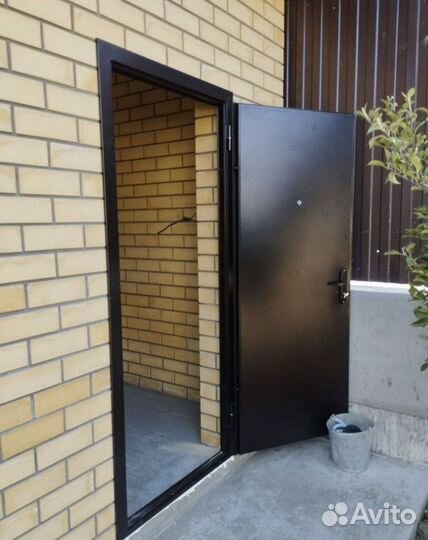 Дверь входная металлическая для дома и дачи