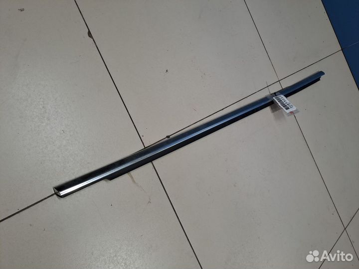 Молдинг стекла передней правой двери Mercedes E-kl