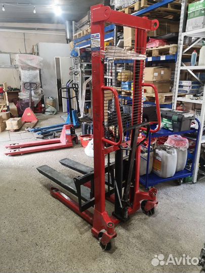 Тележки и штабелеры в аренду