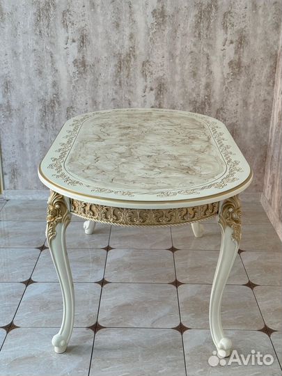 Кухонный стол