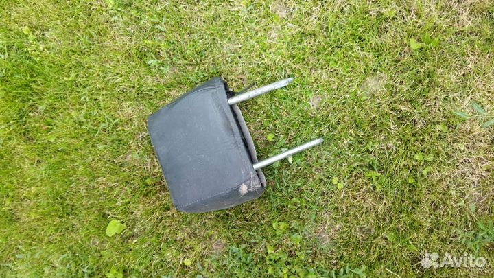 Подголовник задний для мазды 3