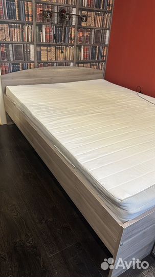 Кровать с матрасом бу