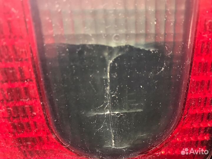 Фонарь заднийлевый внутренний Audi A8 D2 1997