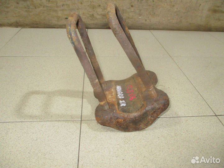 Стремянка задней рессоры Nissan Navara (D40)