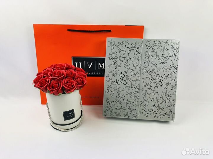 Новый подарочный набор косметики Kylie