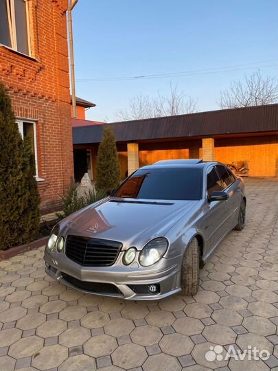 W211 Черный глянец решетка капота