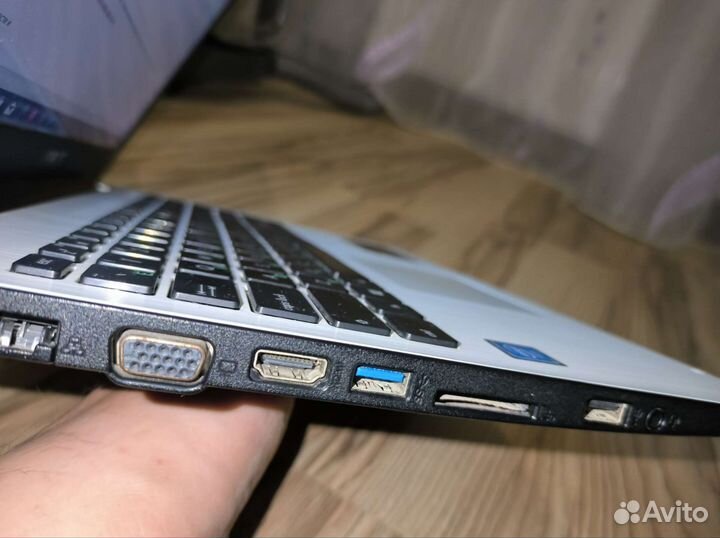 Ноутбук asus X553S