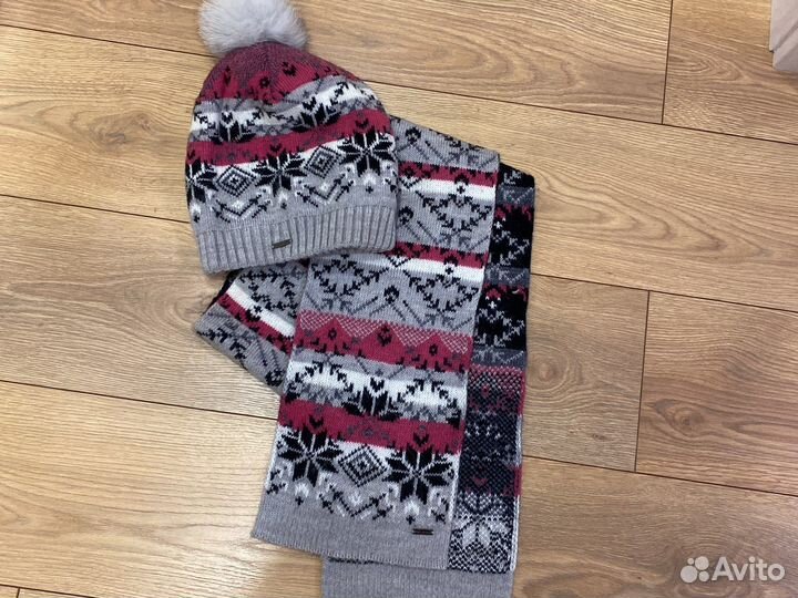 Шапка женская вязаная