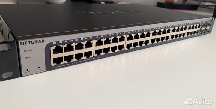 AVB Коммутатор Netgear GS748T v5