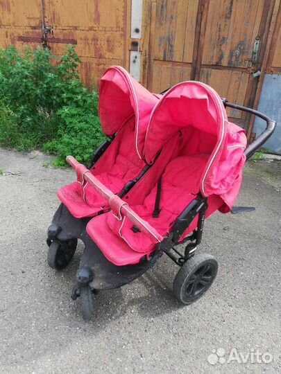Коляска для двойни