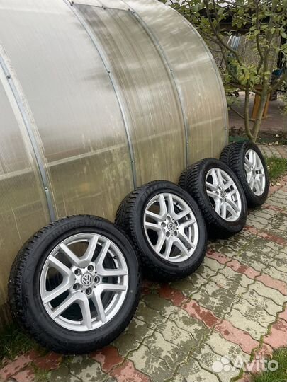 Bridgestone Blizzak Spike-01 235/55 R17 103T