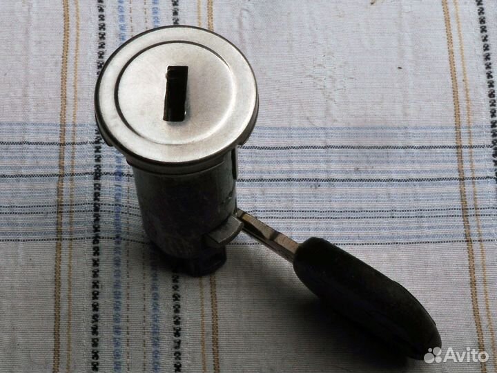 Личинка замка зажигания Cadillac CTS 2010 - 2014