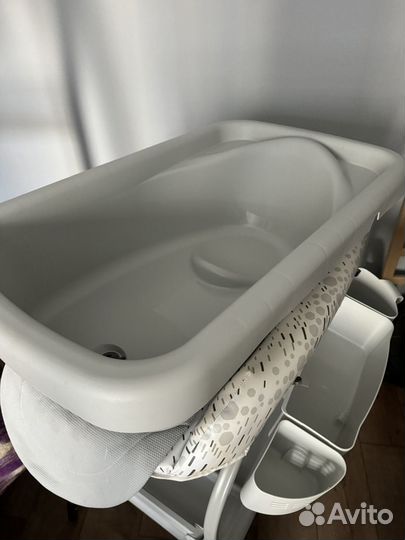 Пеленальный столик с ванночкой chicco