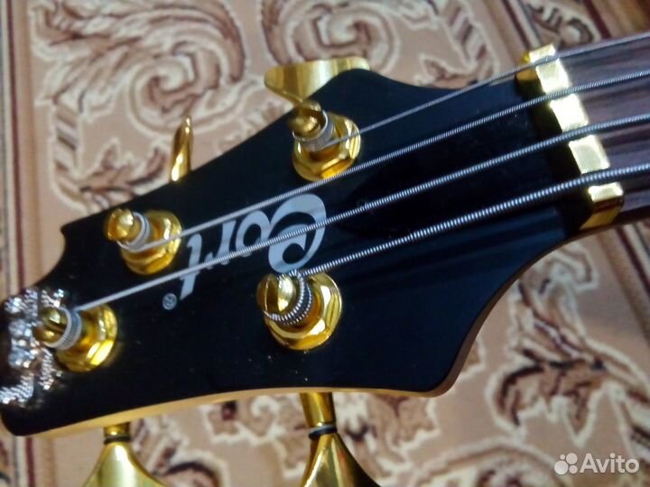 Бас гитара Cort-4st