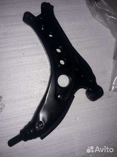Рычаг, передней подвески на Шкода Фабиа 1