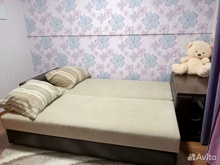 Диван книжка