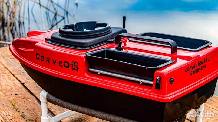 Кораблик для рыбалки и завоза прикормки