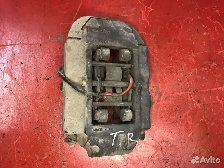 Суппорт задний правый Volkswagen Touareg 5.0