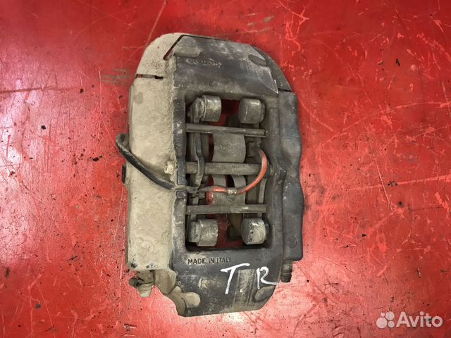 Суппорт задний правый Volkswagen Touareg 5.0