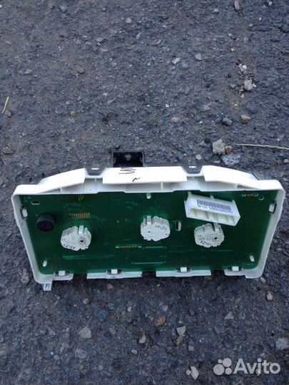 Панель приборов (щиток) Nissan note