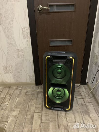 Продаю портативную колонку sony GTK-XB7