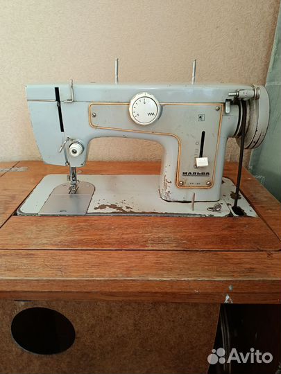 Машинка швейная Мальва