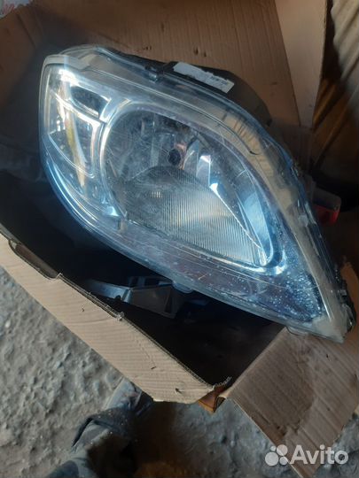Фара правая на renault logan 1