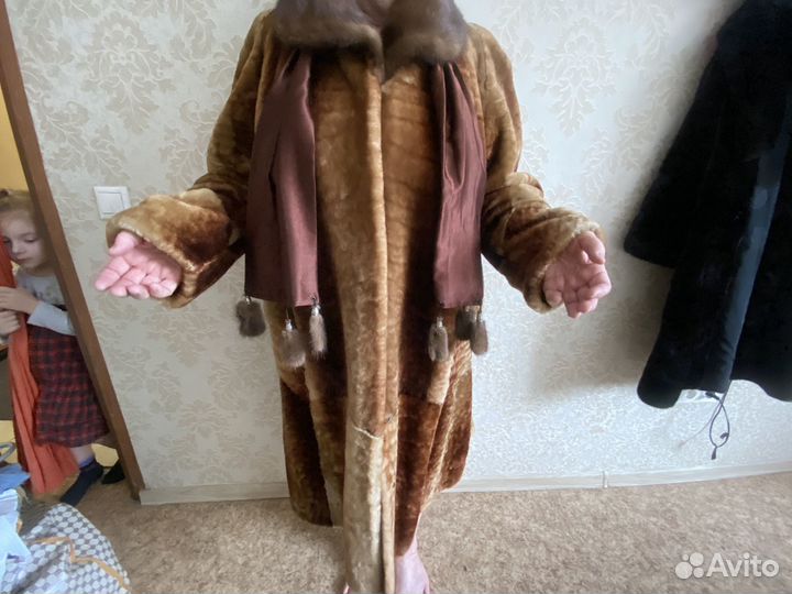 Шуба мутоновая с норковым воротником