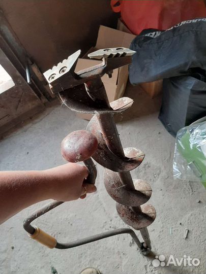 Ледобур для рыбалки