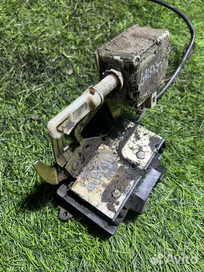 Замок люка Ford Galaxy 1