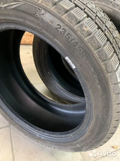 Triangle Snowlink TWT02 235/45 R17 94V